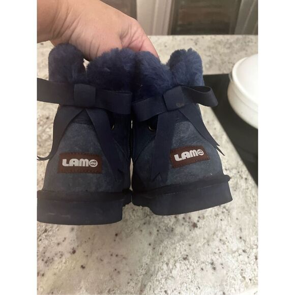 Lamo Navy Adele Shearling Booties sz 7 EUC - Picture 6 of 9